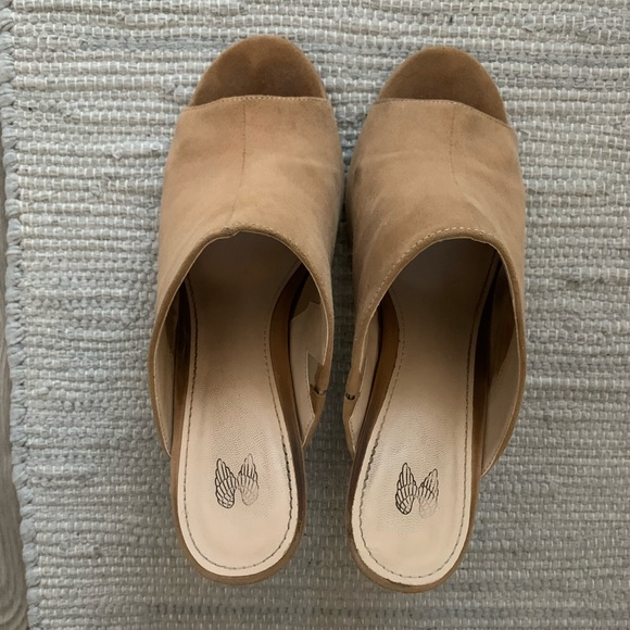 Victoria Secrets Mules - size 8.5 - Picture 3 of 3